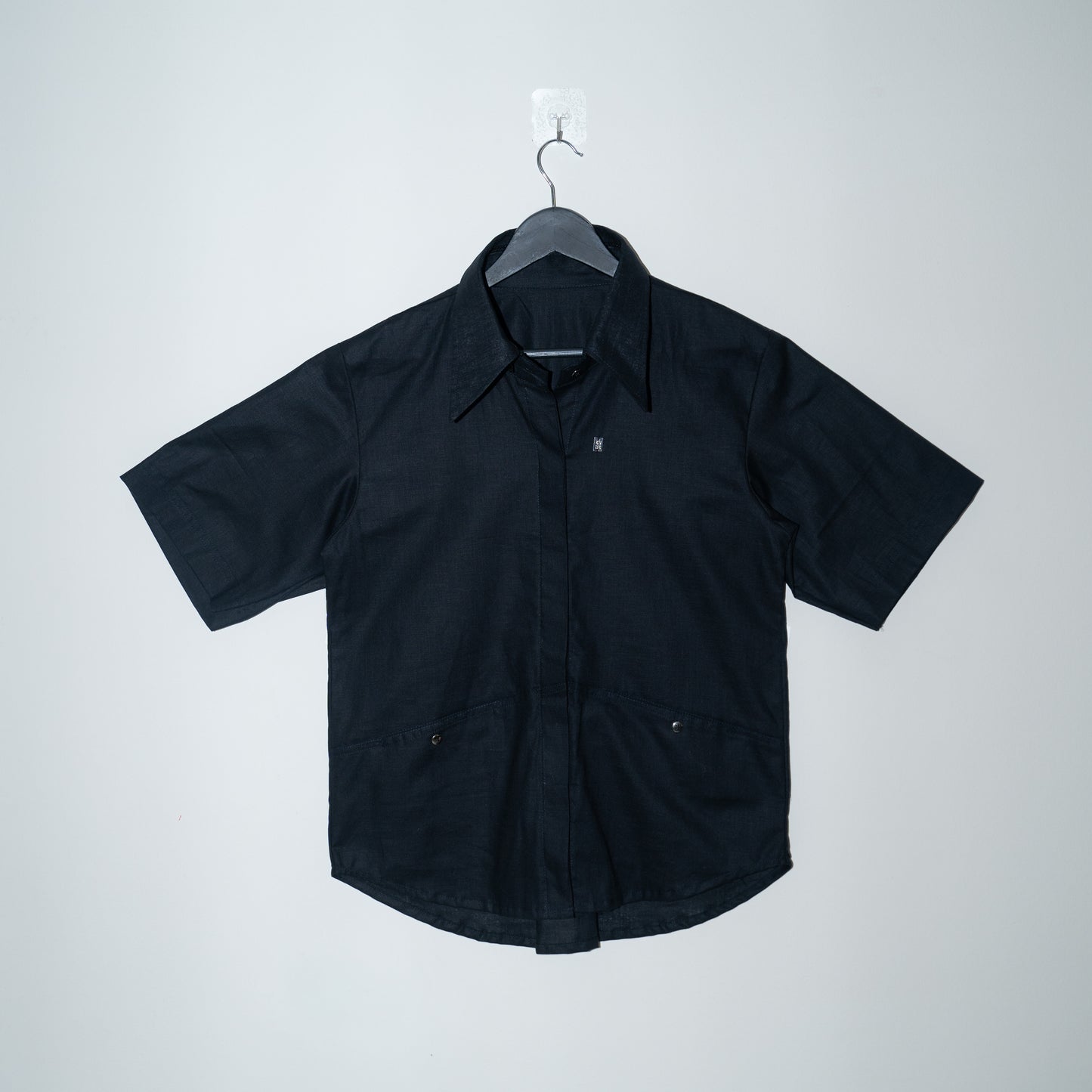 Camisa de lino con cuello desmontable - Negra