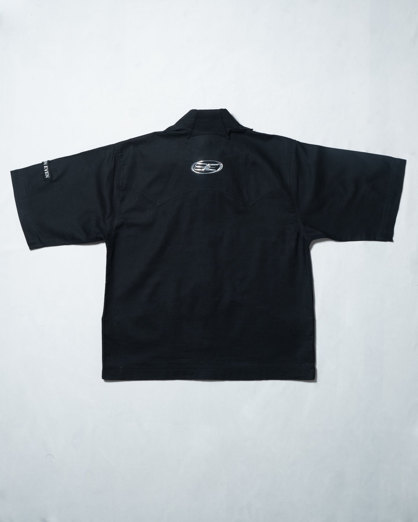 Camisa con cuello de telaraña