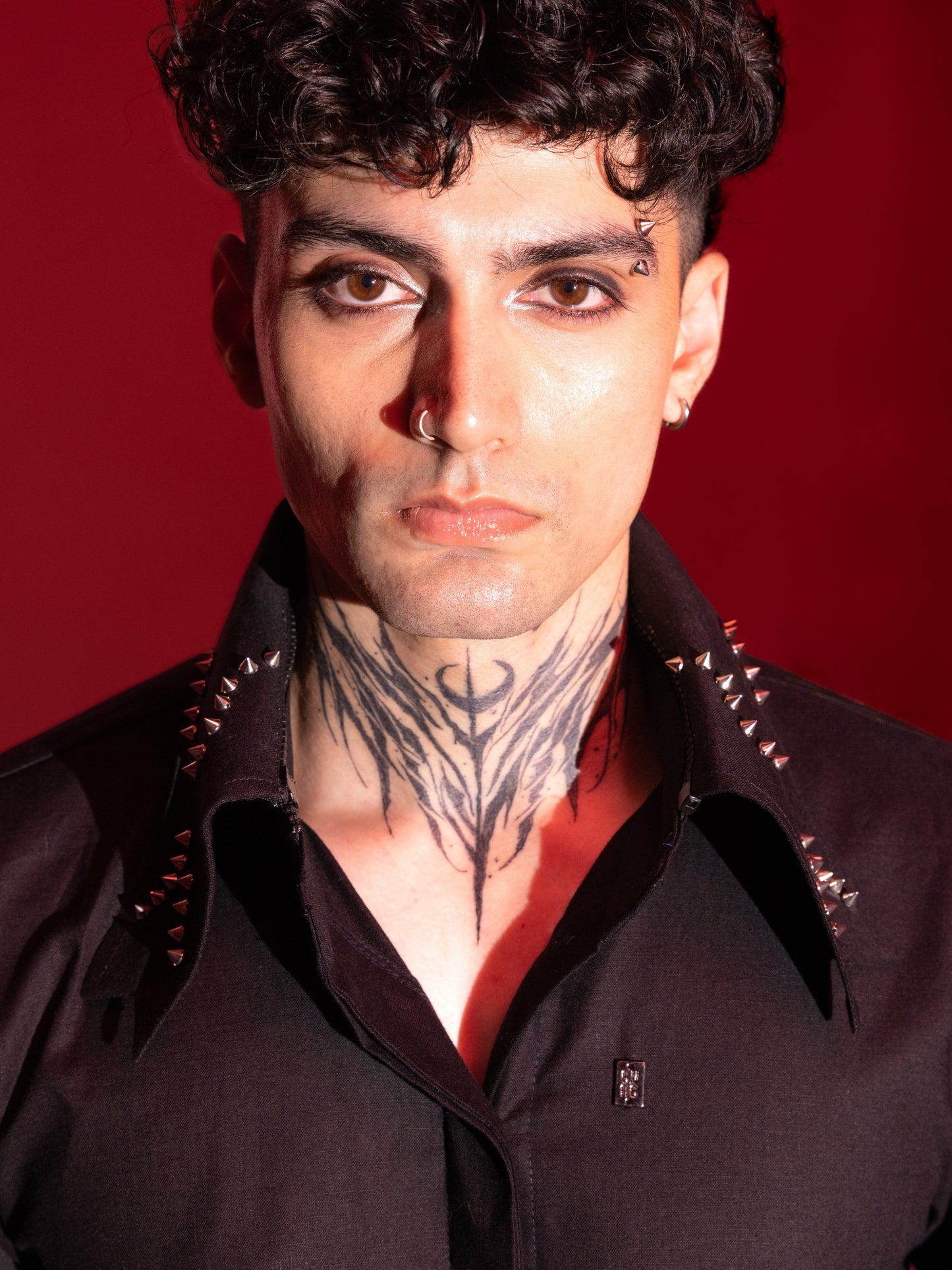 Camisa de lino con cuello desmontable - Negra