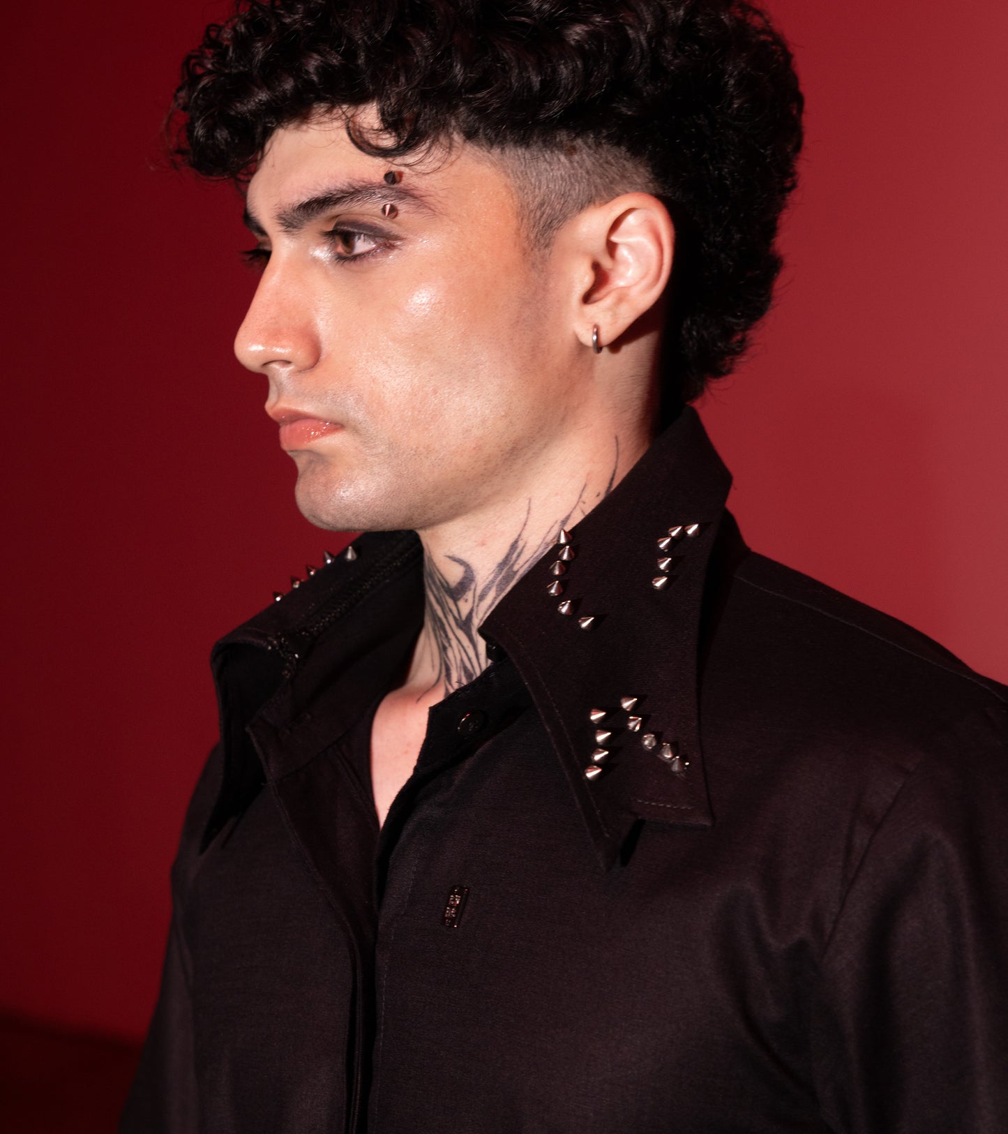 Camisa de lino con cuello desmontable - Negra
