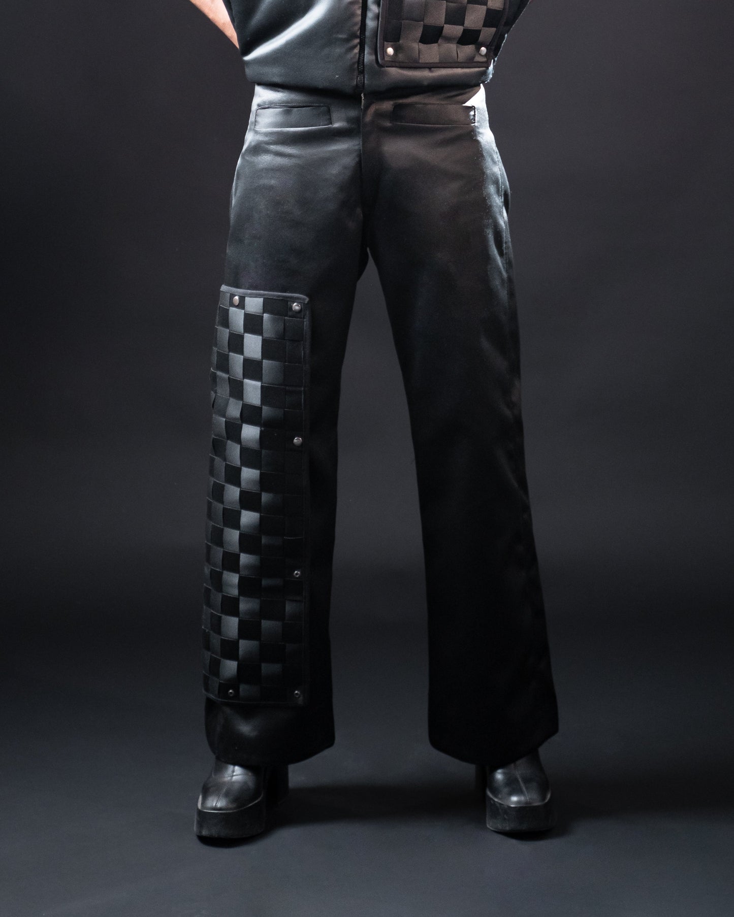 Weave Pant: The model is wearing size 30M.
