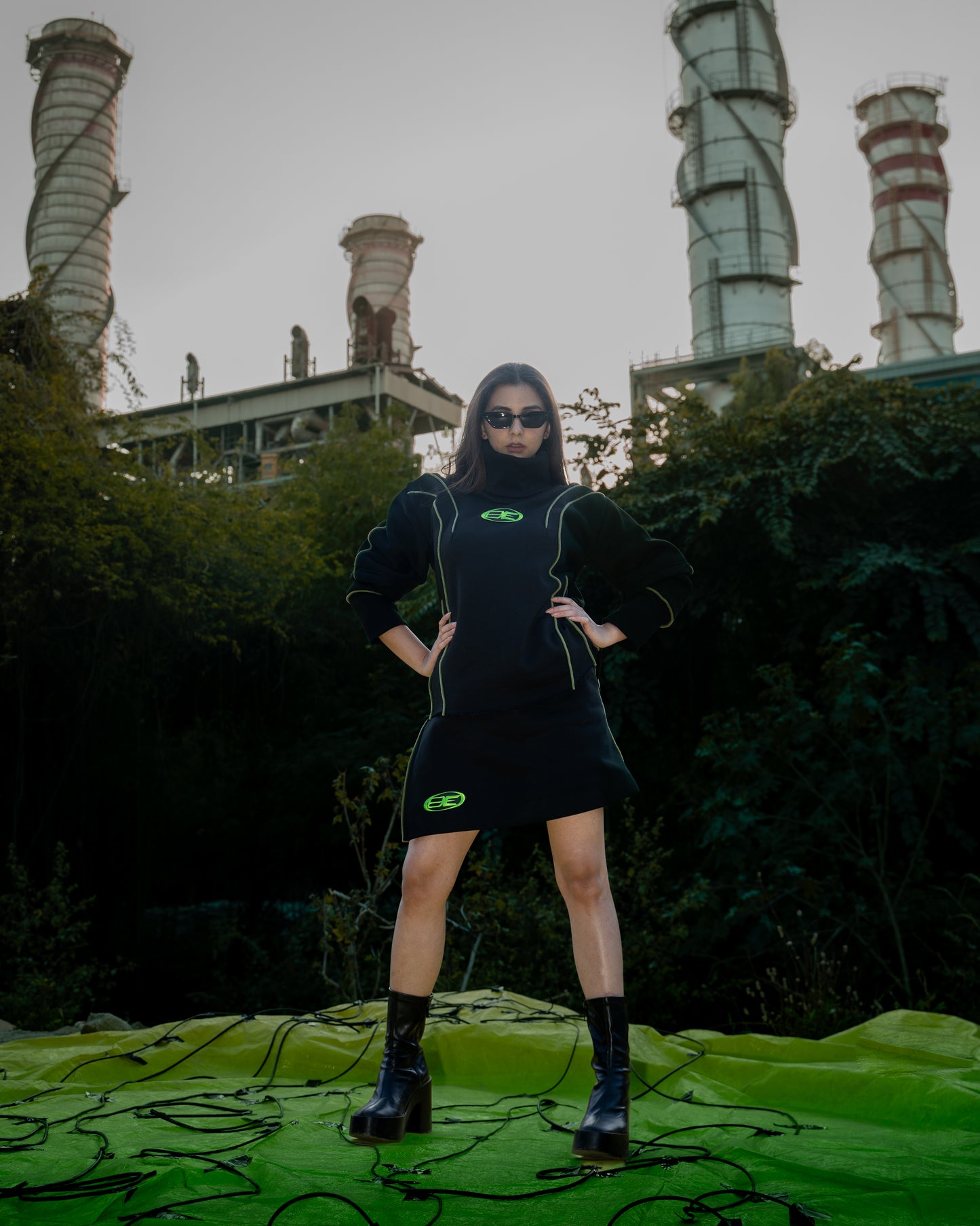 Black Wired Sweatshirt