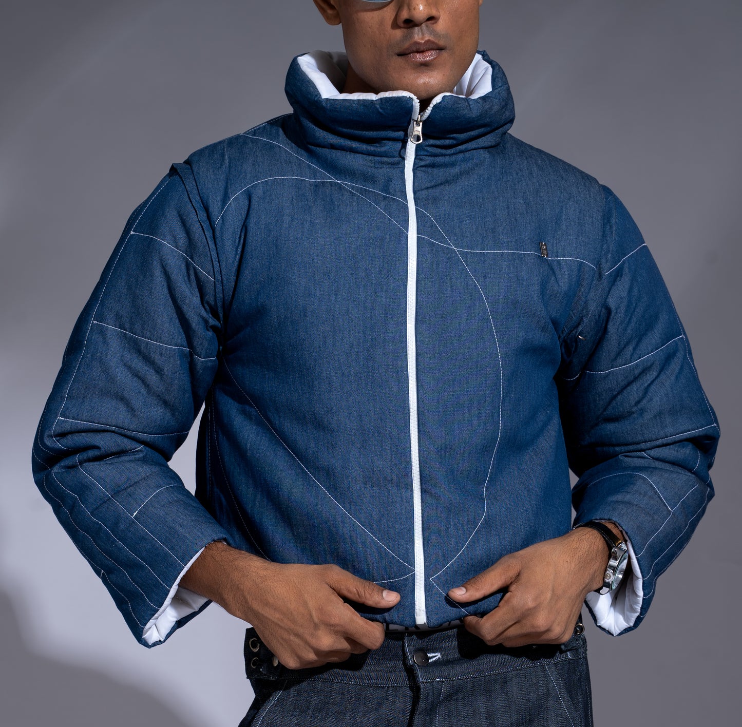 Multi Jacket: The model is wearing size M.